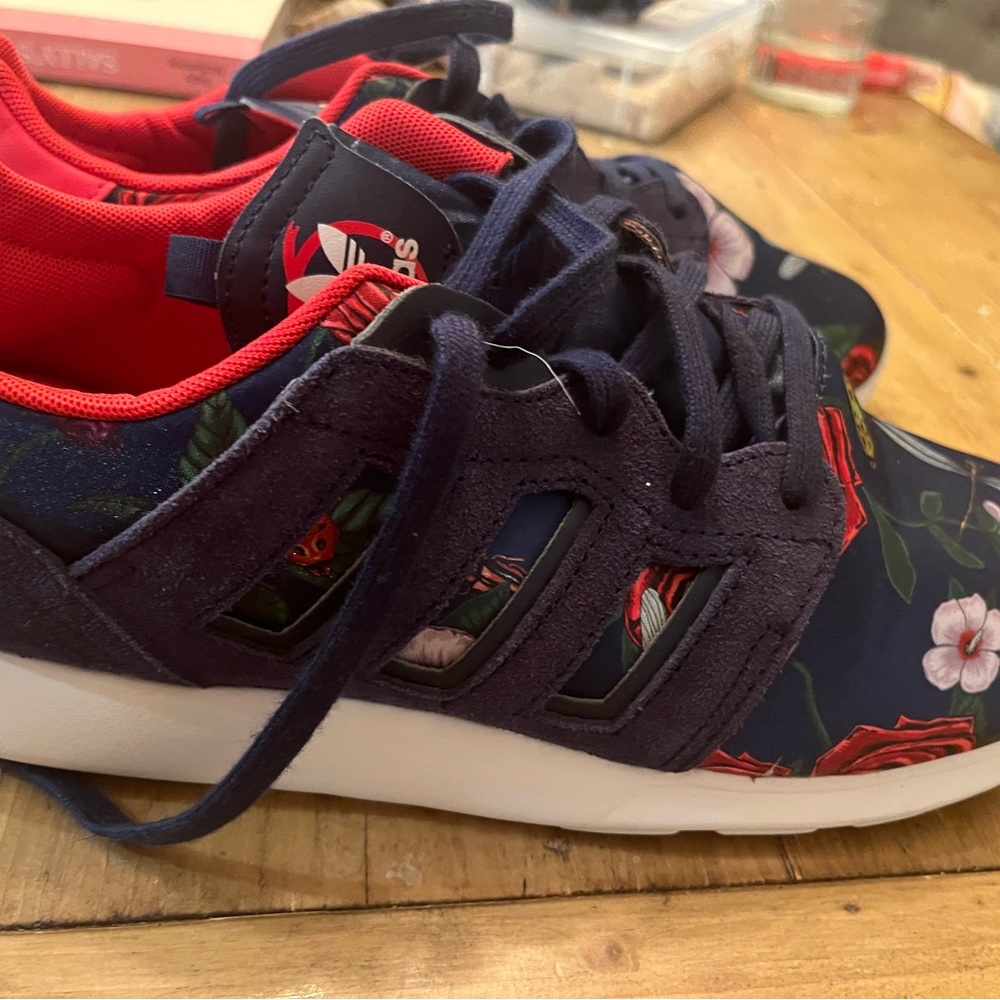 Rita Ora Adidas ZX 500 2.0 Women’s  Floral Navy Red Sneakers size 9 - Picture 3 of 7